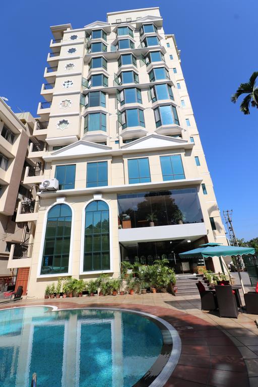Royale De Casa Hotel Guwahati Exterior foto