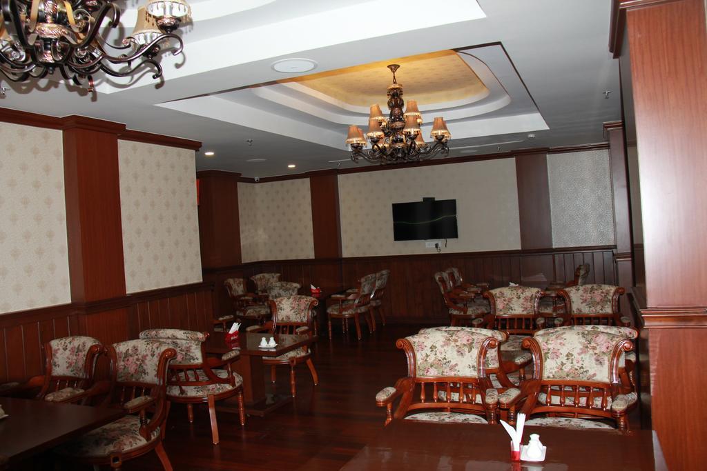 Royale De Casa Hotel Guwahati Exterior foto