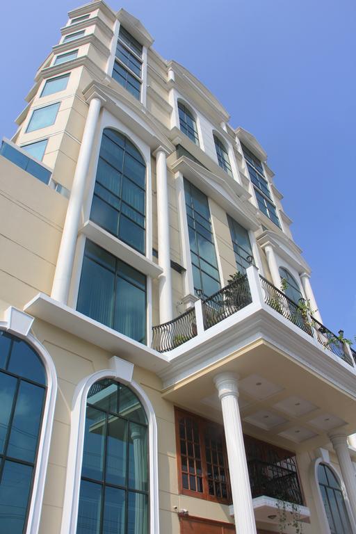 Royale De Casa Hotel Guwahati Exterior foto